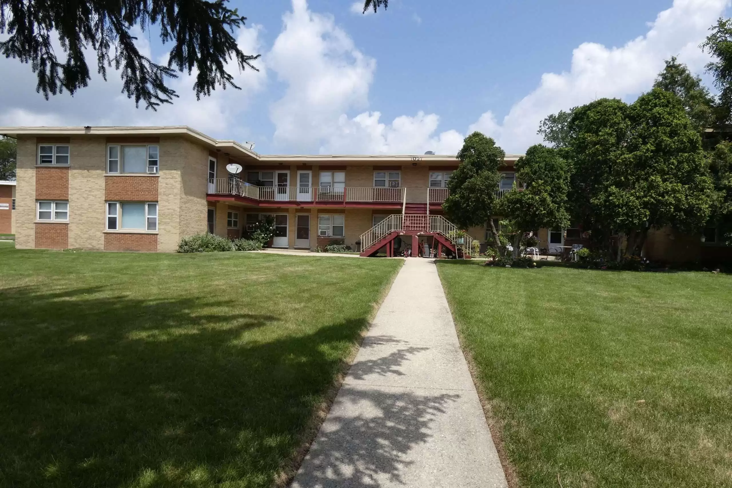 Multifamily property sold by Randolph Taylor in Chicago.