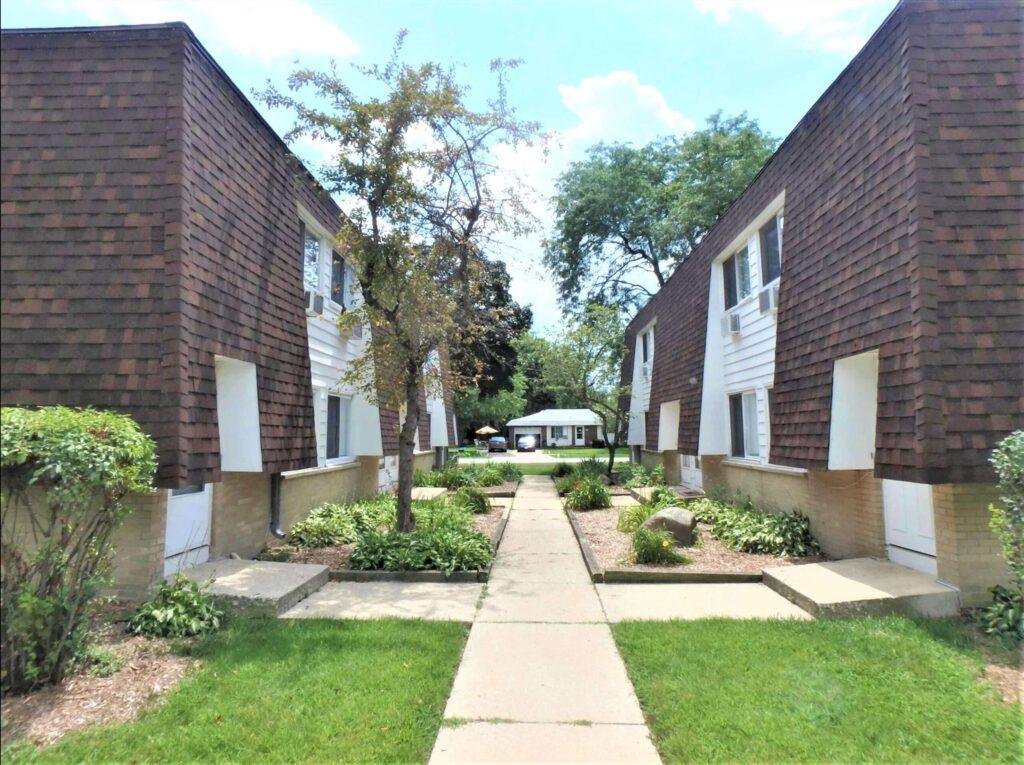 Molitor Rd scaled - Just Sold! 16-Unit Multifamily Property Aurora IL