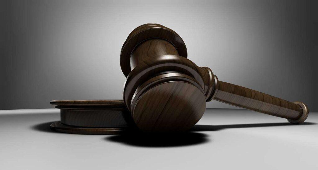 judge g5191f00ee 1280 - Do I need an attorney for my commercial real estate deal or is my broker enough protection?