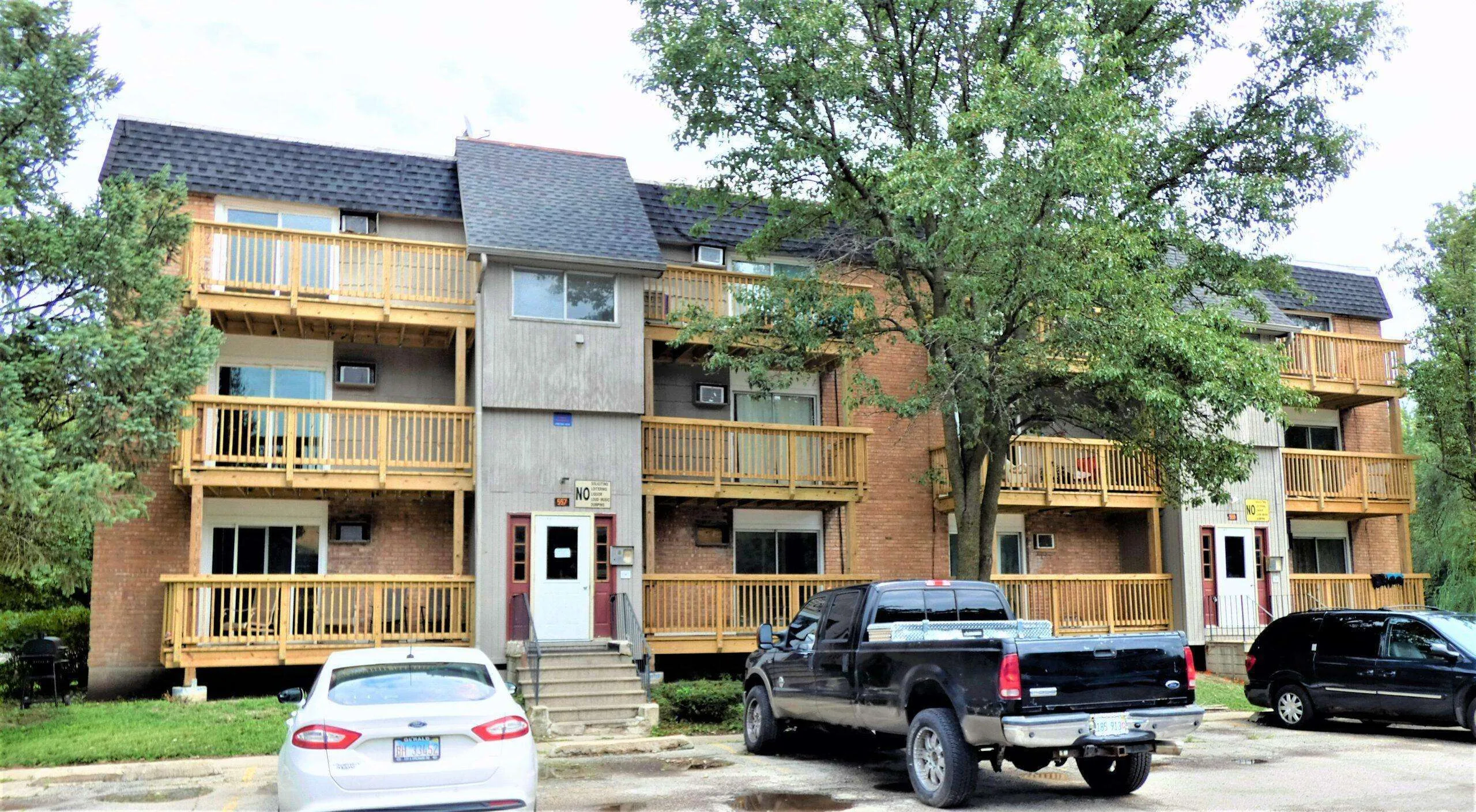 Multifamily property sold by Randolph Taylor in Chicago.