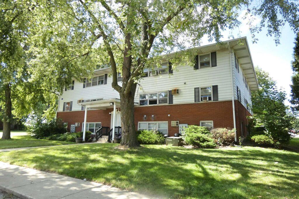 1010055 fotor 2023091416455 scaled - New Listing Indian Creek Apartments 1015-1025 N Farnsworth Ave Aurora IL 60505