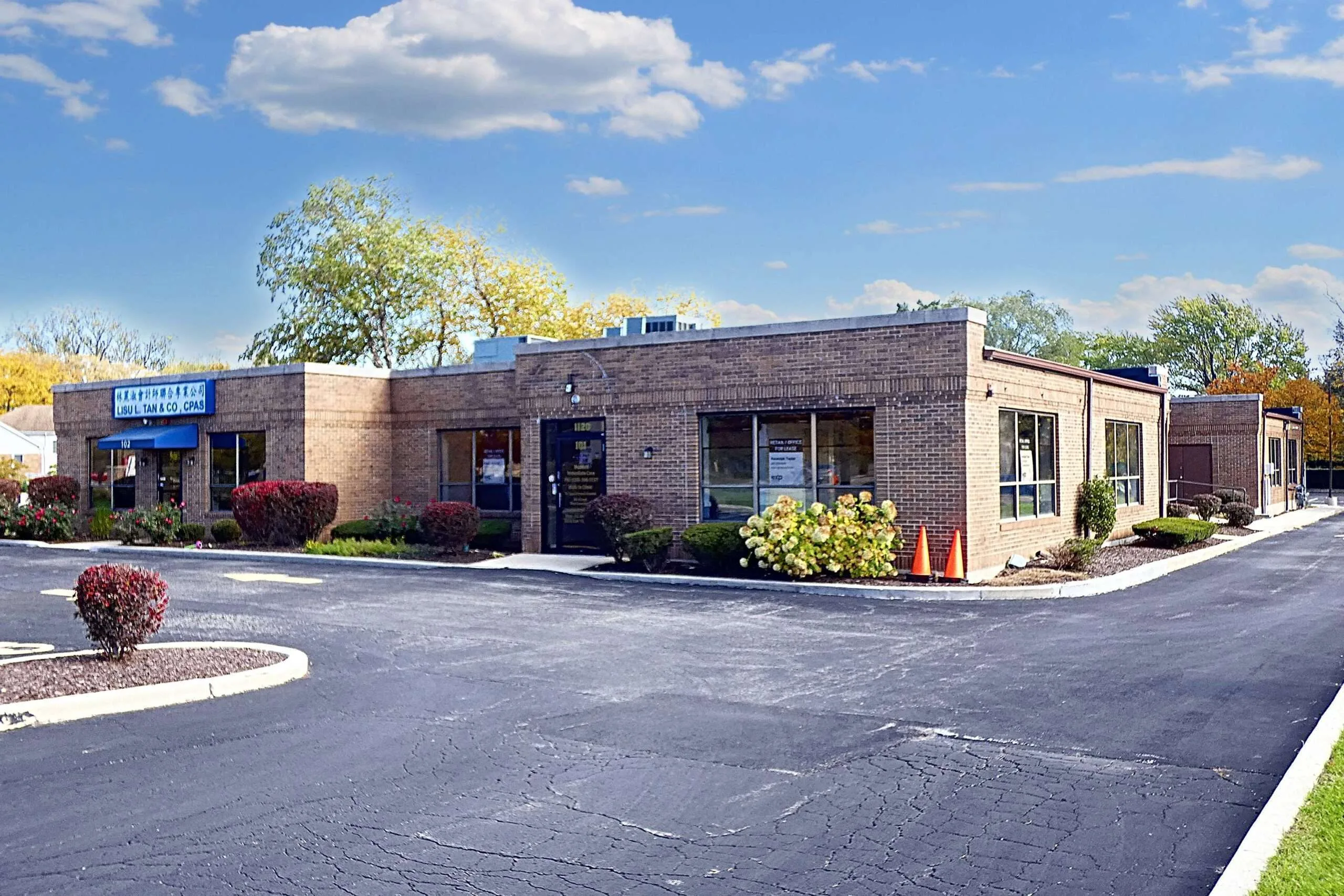 Prime Retail and Office Space for Lease on Ogden Avenue in Naperville