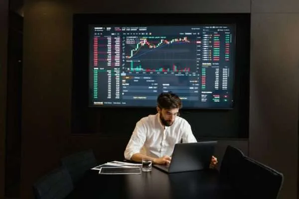 Multifamily real estate cap rate calculation formula