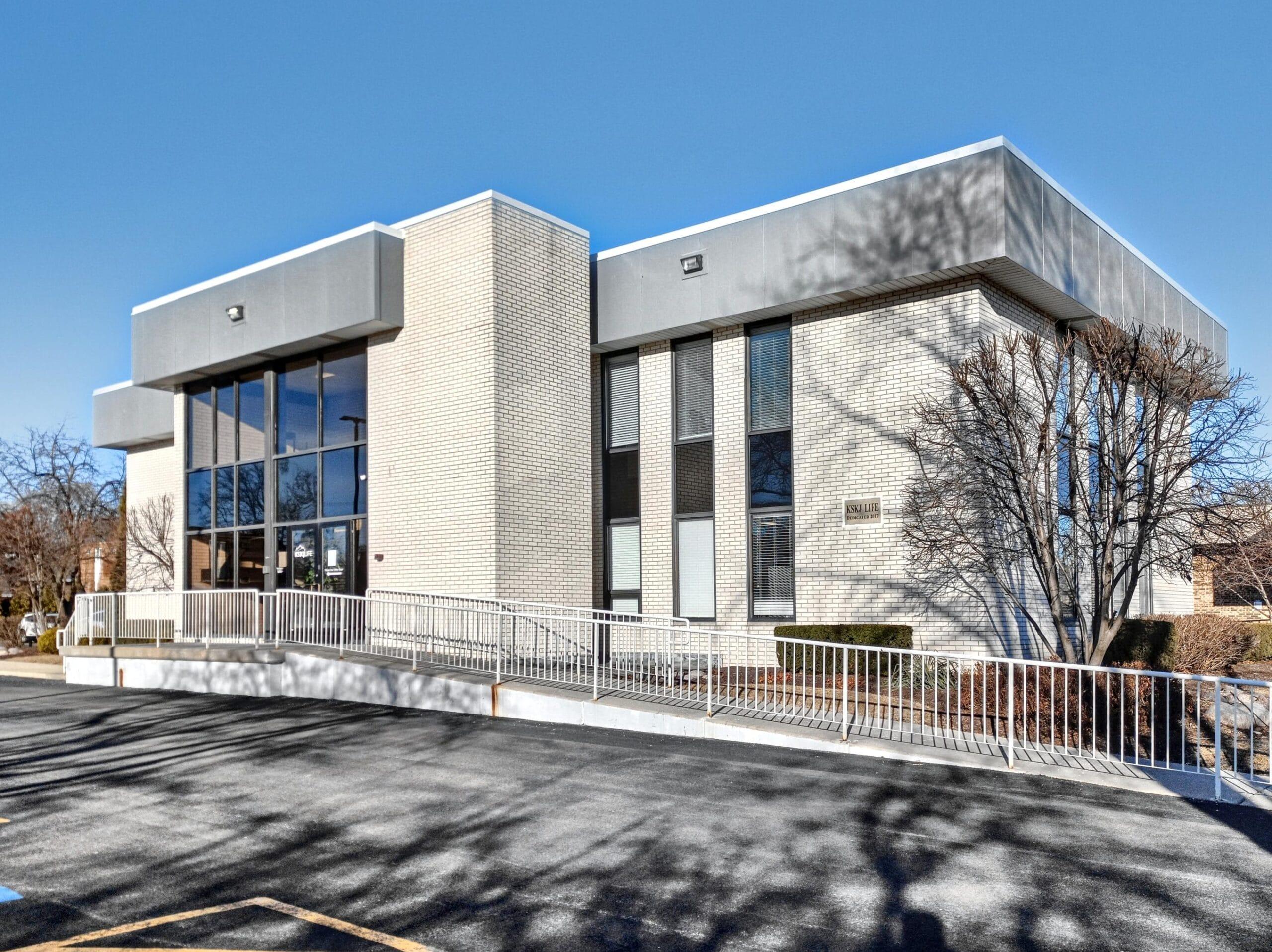 Office building for sale in Joliet - 2435 Glenwood Avenue