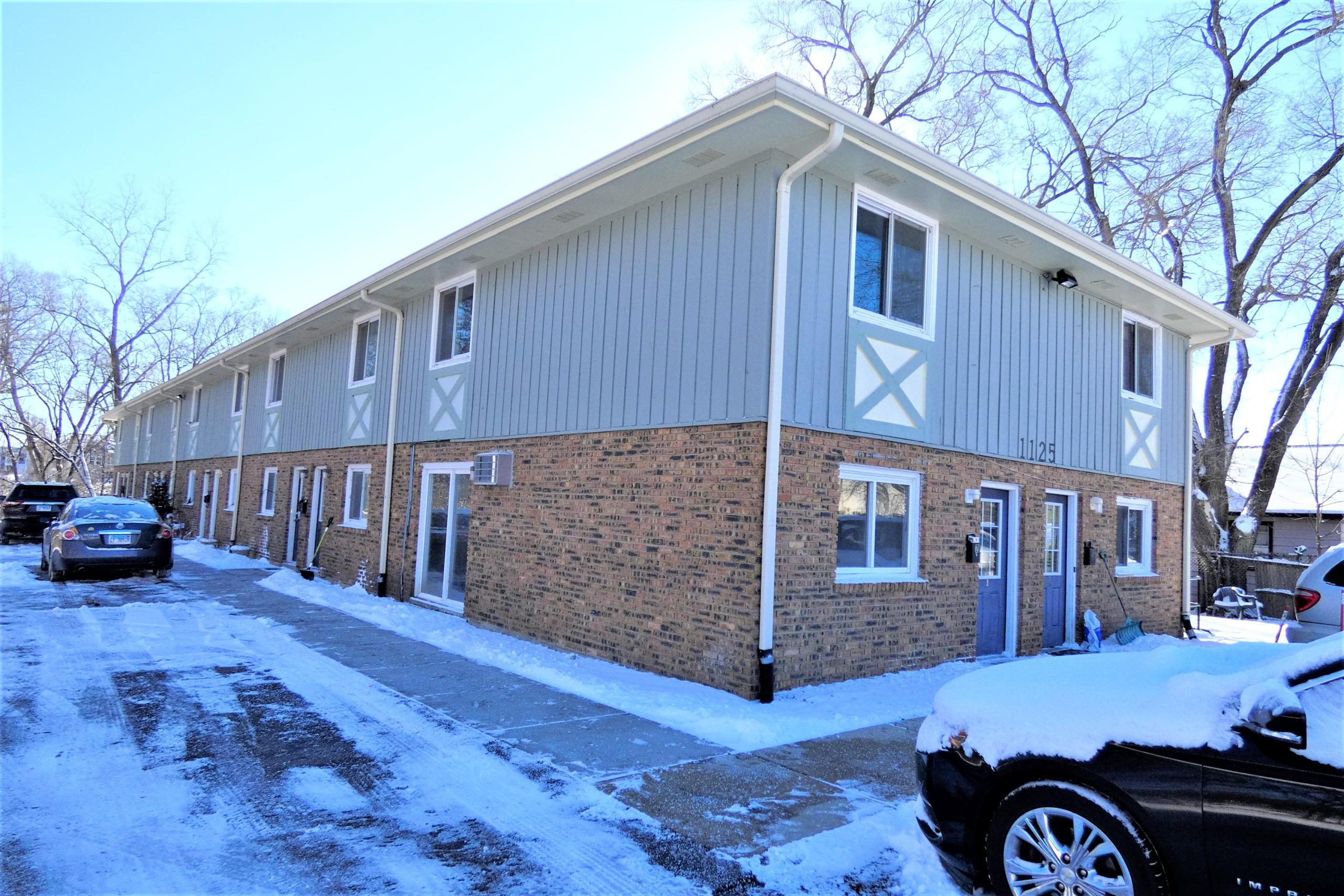_1000558 1125 Tollview Ave Aurora | 10-Unit Multifamily