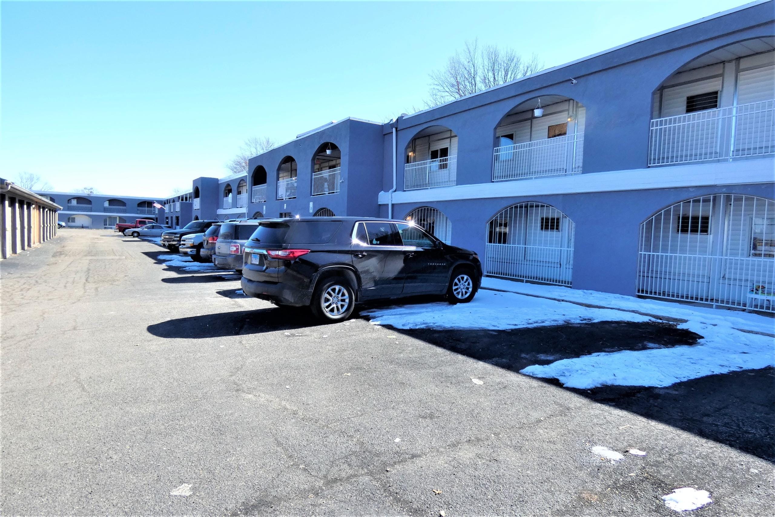 1231 N Galena Ave Dixon | 21-Unit Multifamily