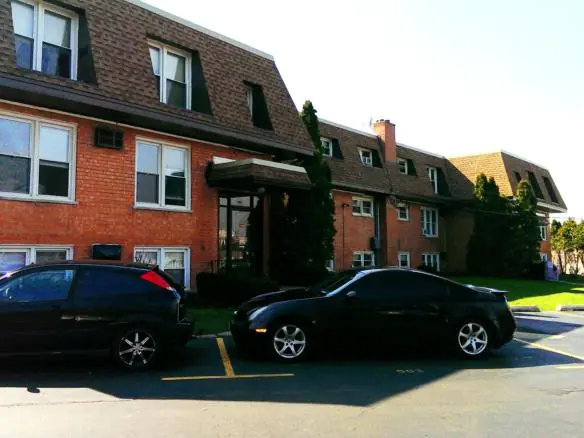 455 Green Oaks Ct E Addison | 24-Unit Multifamily 48