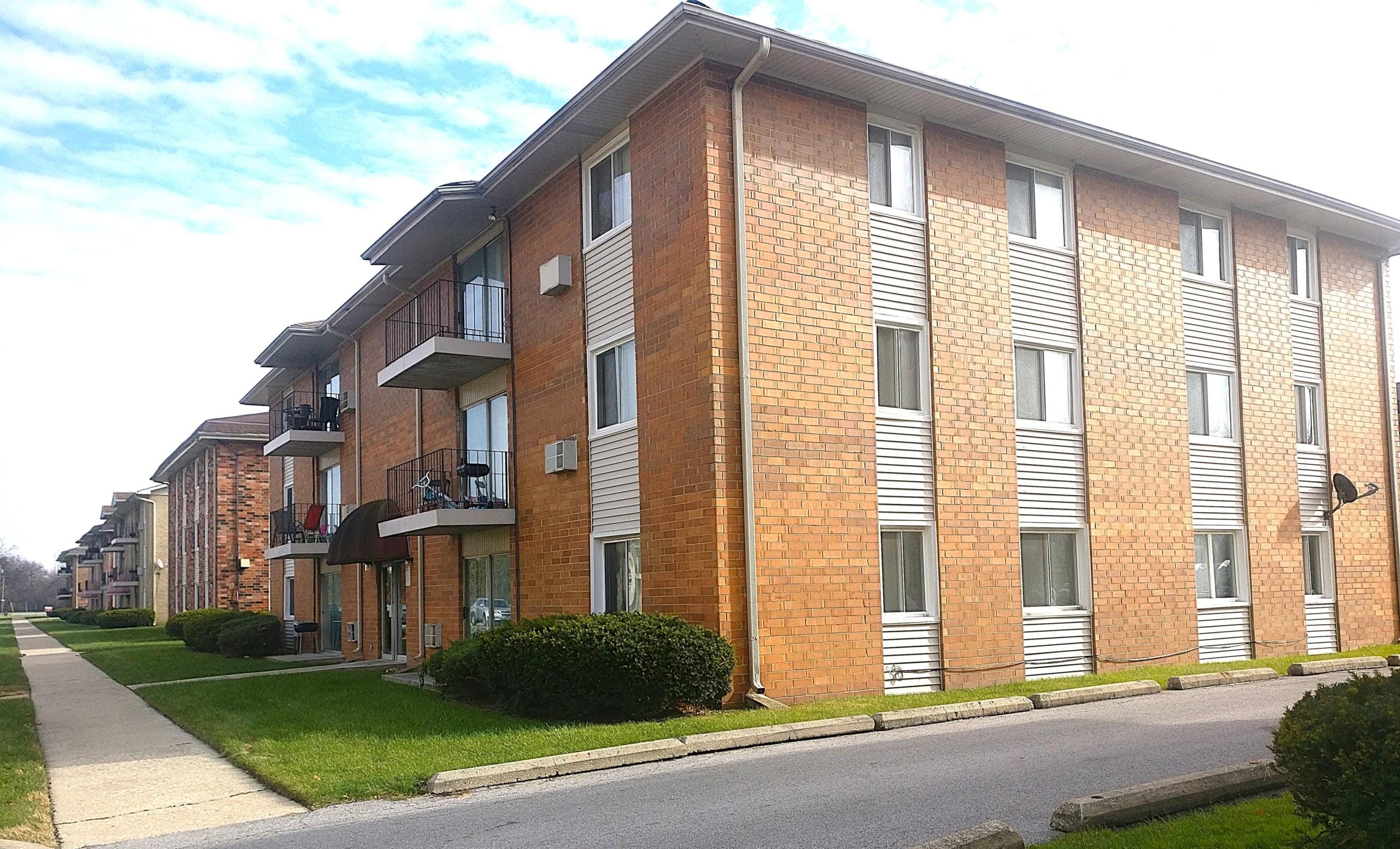 1900 Broadway St Blue Island | 84-Unit Multifamily