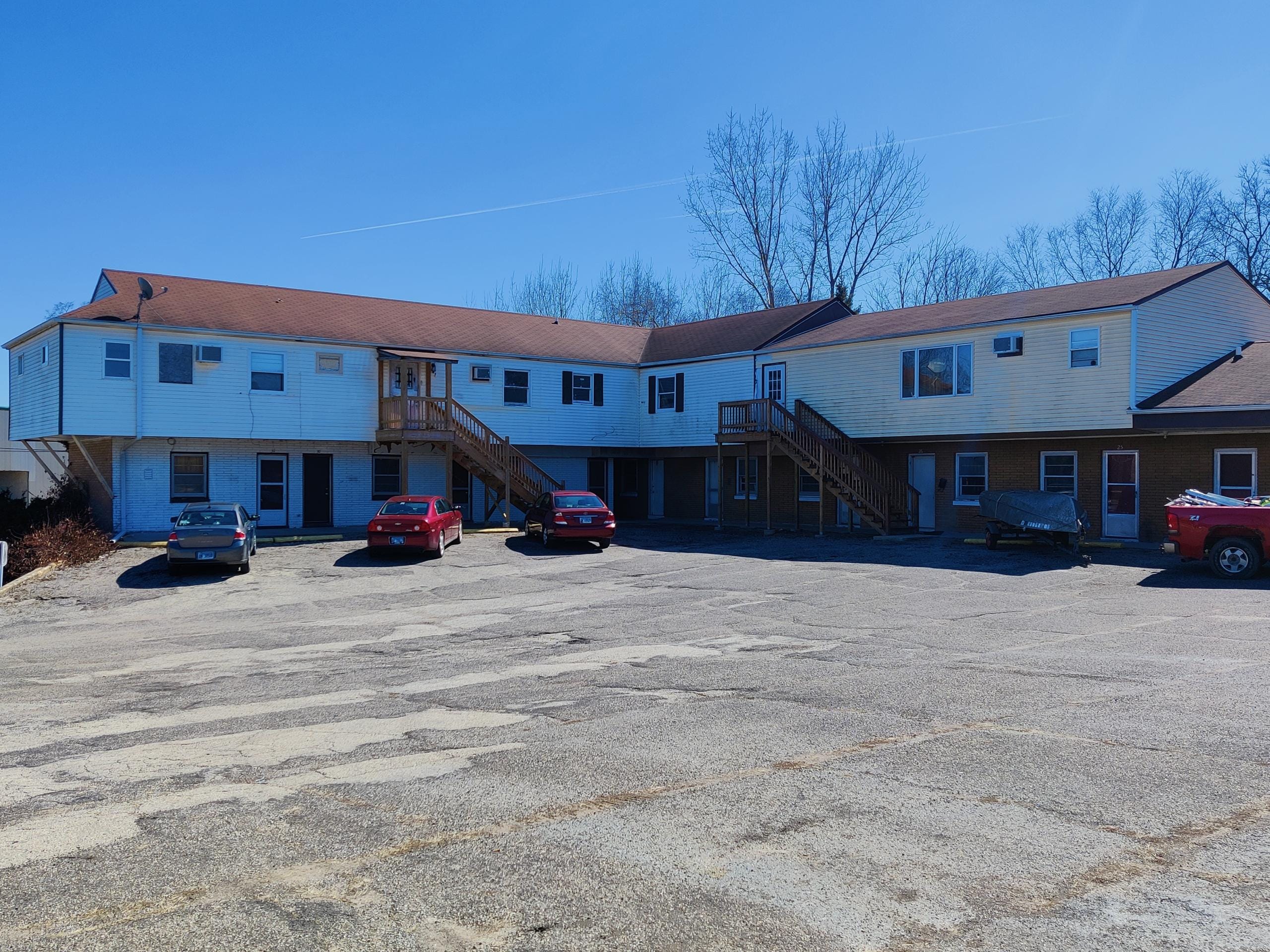 631 E Lincolnway Morrison | 23-Unit Multifamily