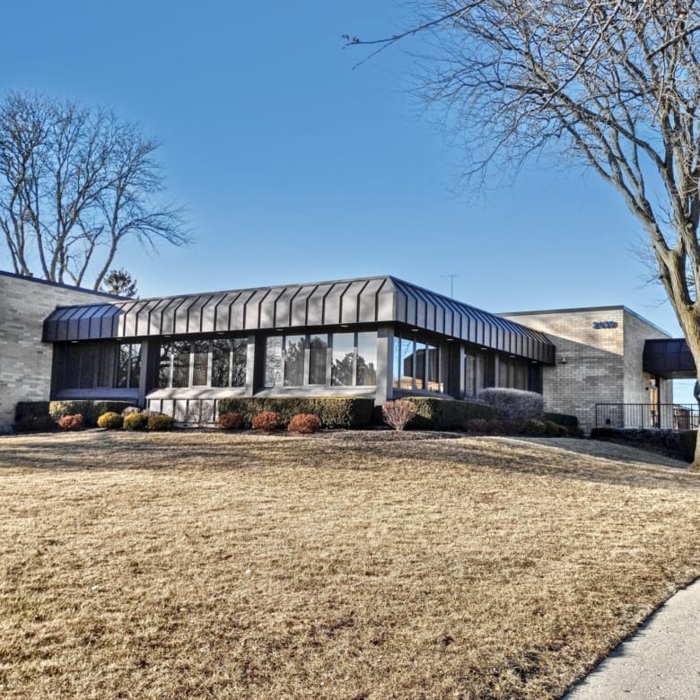 2439 Glenwood Ave | 9,410 SF Office | Joliet, IL 2