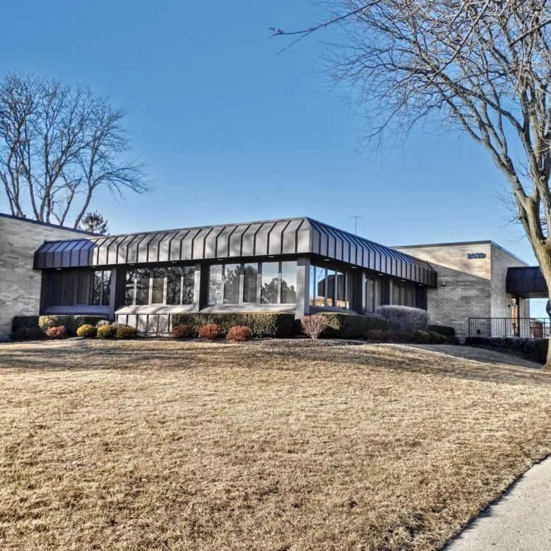 2439 Glenwood Ave | 9,410 SF Office | Joliet, IL 2