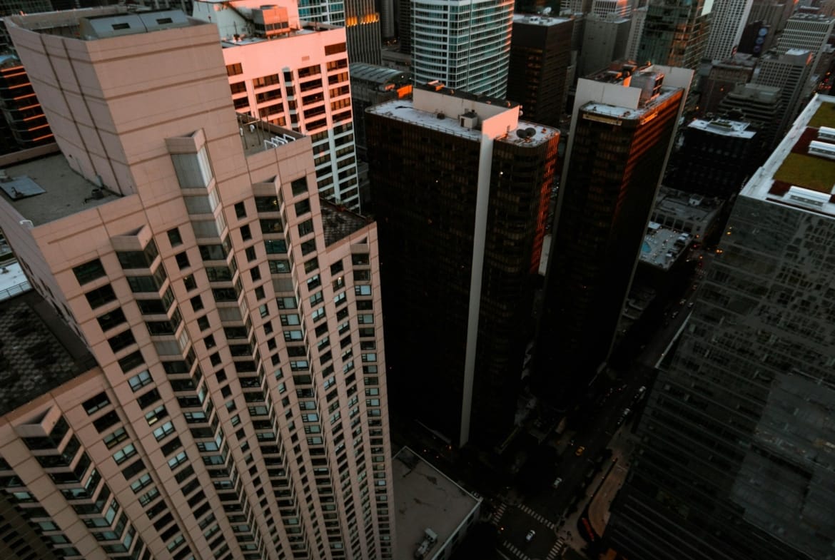 Chicago Multifamily Outlook After The Fed Hike: 5 Signals Owners Should Watch – Creconsult Chicago Multifamily Chicago multifamily outlook after the September 2026 Fed hike